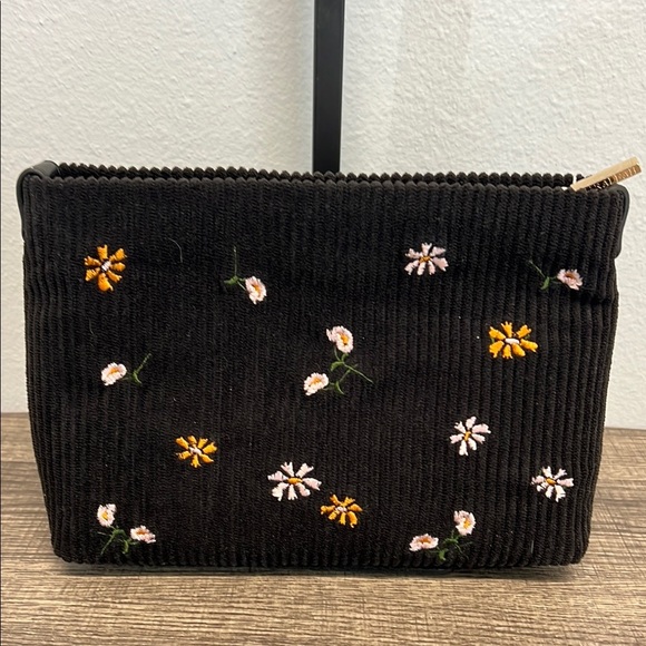 ✨Shiraleah Black Corduroy Cosmetic Bag with Floral Embroidery 🌼 - Picture 4 of 7
